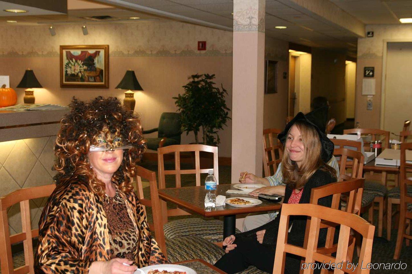 Hampton Inn Janesville Restaurant photo